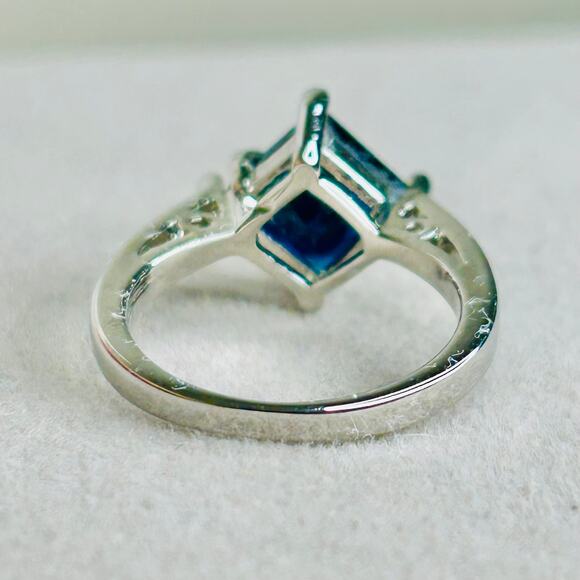 Dark Blue Silver Tone Design Over Stone Ring Size 7 - Picture 6 of 6